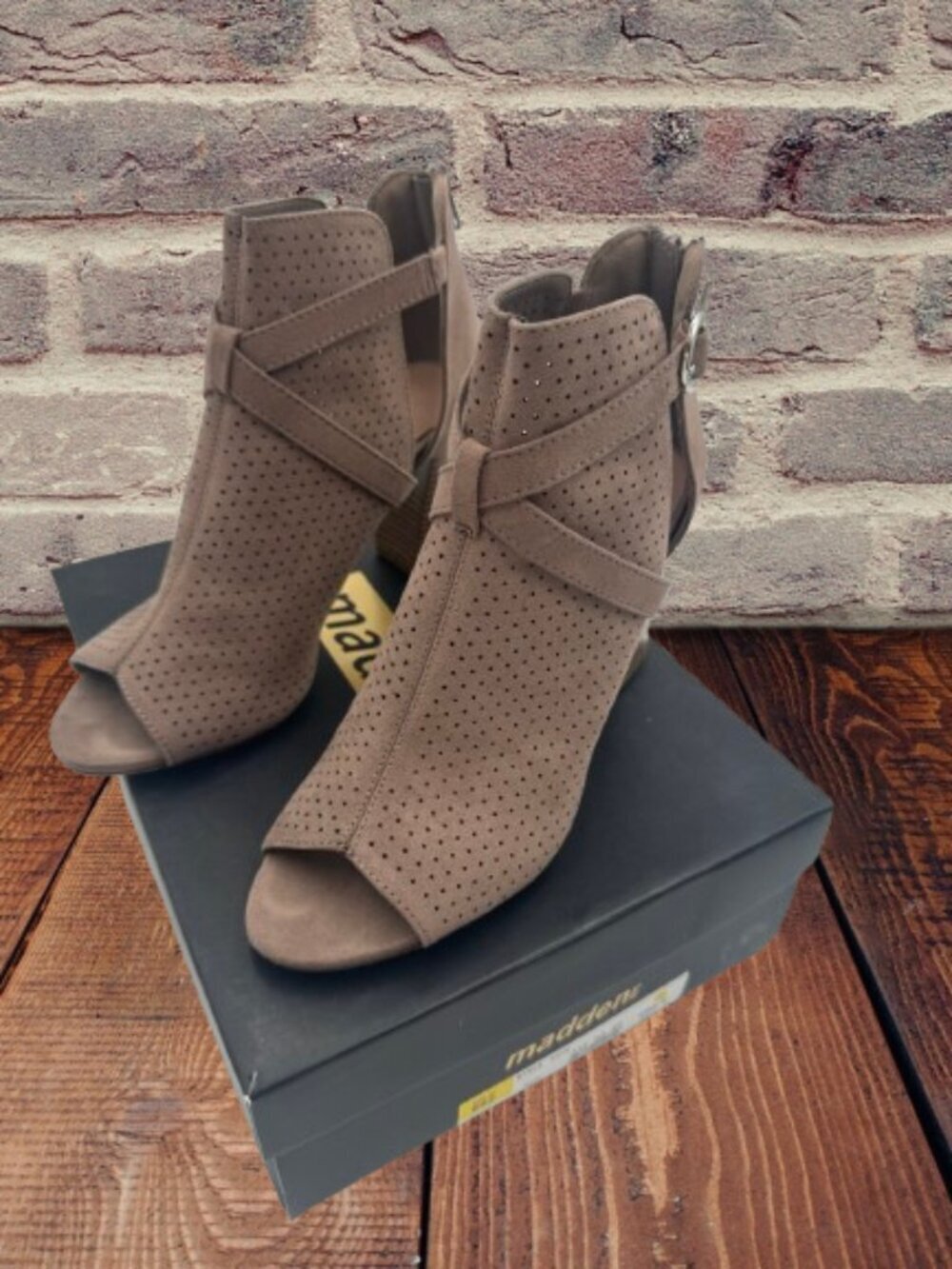 Madden NYC Heels BRYIN Open Toe Taupe Zip Back Women's Size 7